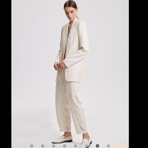 Lattelier Linen Blend Suit
